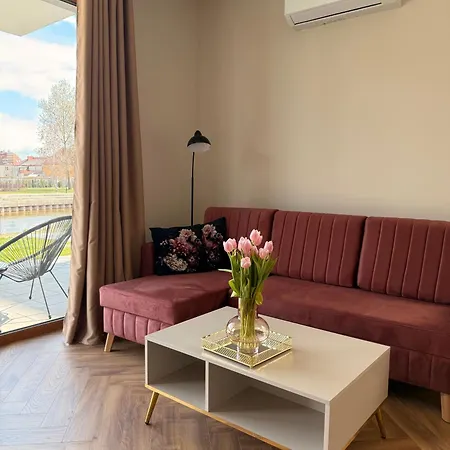 River Apartment *